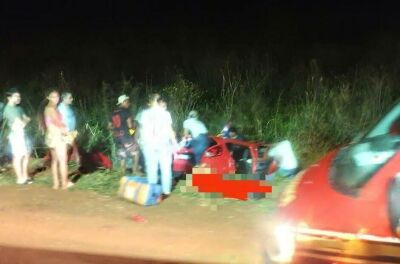 Imagem da notícia Mulher morre e quatro ficam gravemente feridos em acidente com ônibus em Rio Brilhante